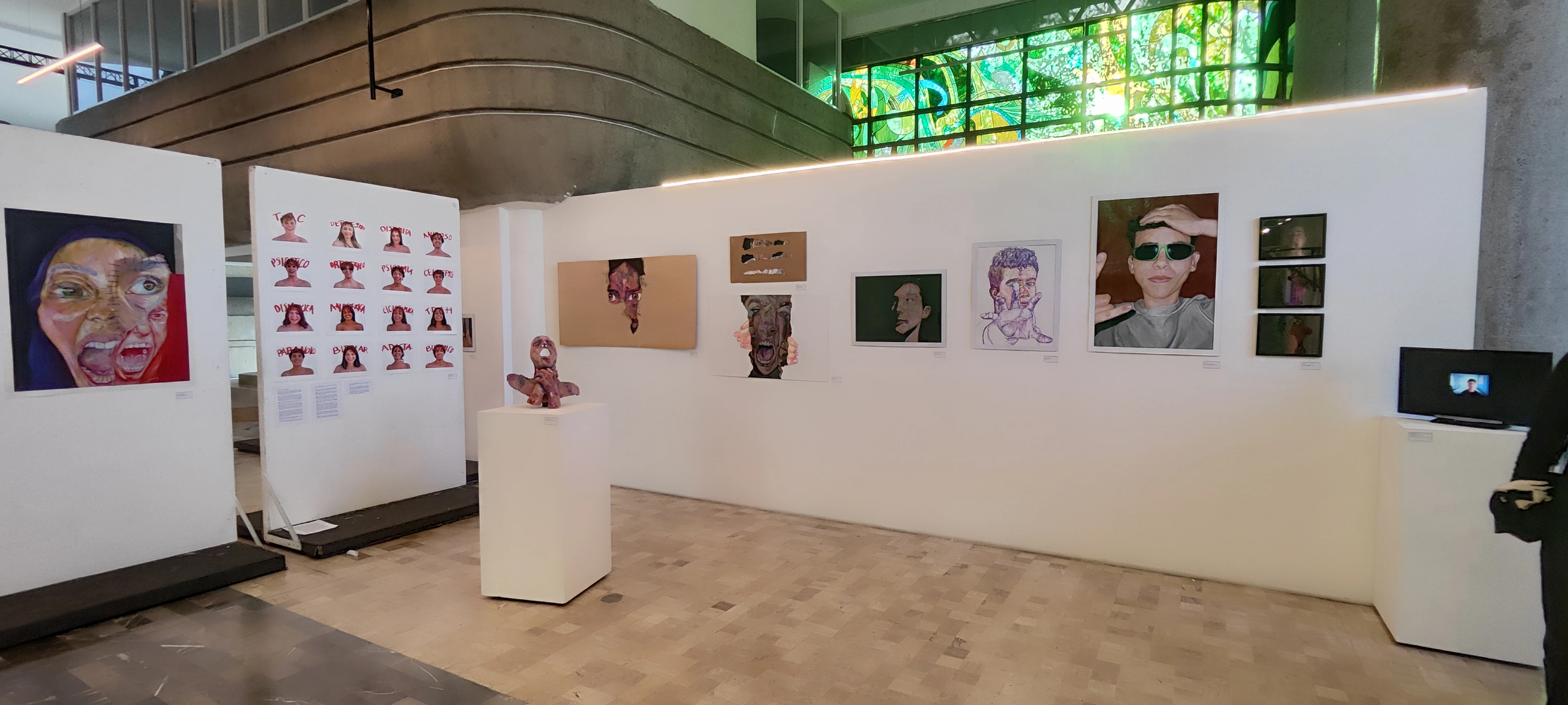 Vista general de la exposición Amorfo